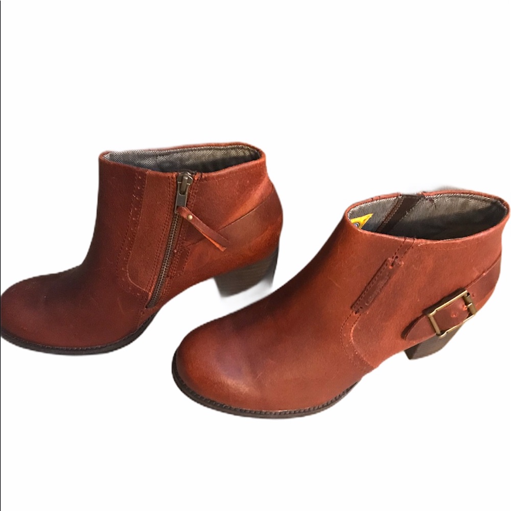 Caterpillar red leather new boots.
